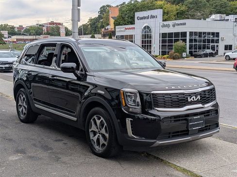 Used 2022 Kia Telluride EX image 2
