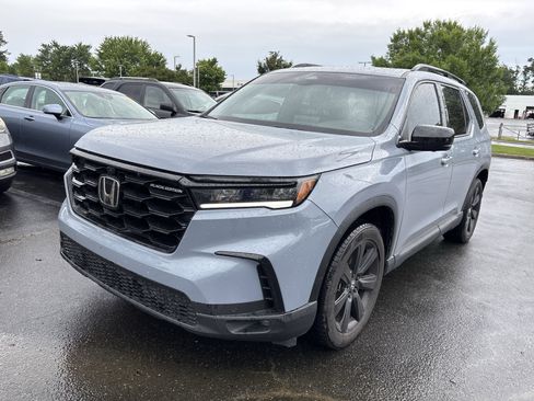 Used 2025 Honda Pilot Black Edition image 12