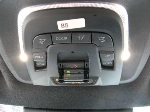Used 2026 Toyota Corolla Cross AWD Hybrid w/ Moonroof Package image 17