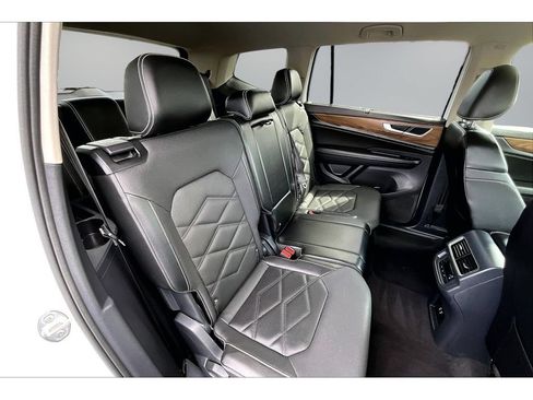 Used 2024 Volkswagen Atlas SE FWD image 21