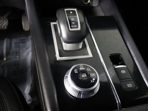 Used 2023 Mitsubishi Outlander SE image 50