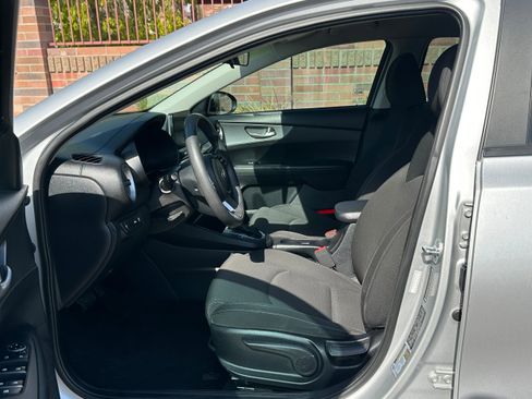 Used 2021 Kia Forte LXS image 6