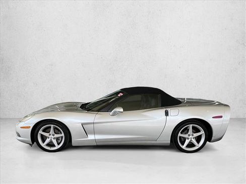 Used 2012 Chevrolet Corvette Convertible RWD image 9