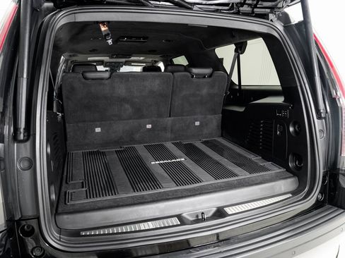 Used 2019 Cadillac Escalade ESV Platinum image 29