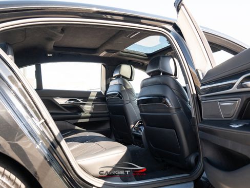 Used 2016 BMW 750i w/ M Sport Package image 19