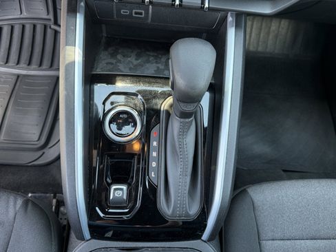 Used 2025 Chevrolet Colorado W/T w/ WT Custom Package AWD/4WD image 13