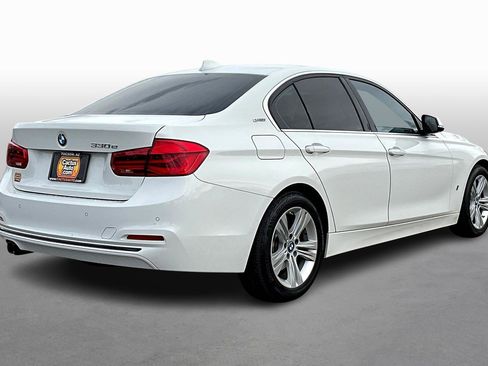 Used 2018 BMW 330e image 2