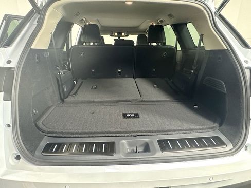 Certified 2026 INFINITI QX60 Luxe w/ Family Package image 33