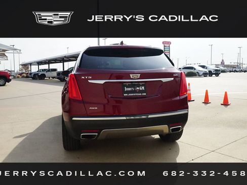 Used 2017 Cadillac XT5 Platinum image 4