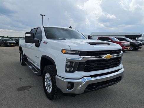 Used 2025 Chevrolet Silverado 2500 LT AWD/4WD image 7