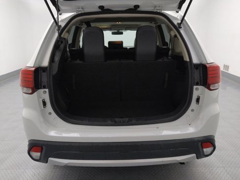 Used 2016 Mitsubishi Outlander SEL image 29