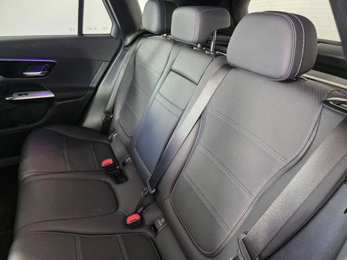 Certified 2025 Mercedes-Benz GLC 300 image 17