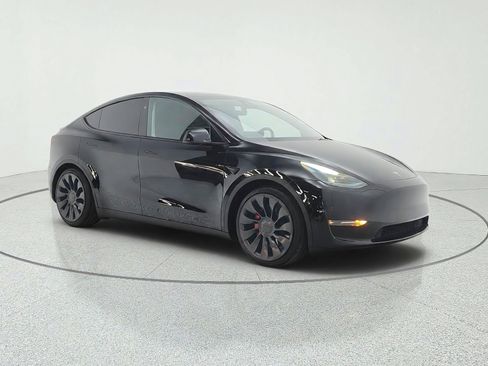 Used 2023 Tesla Model Y Performance AWD/4WD image 3