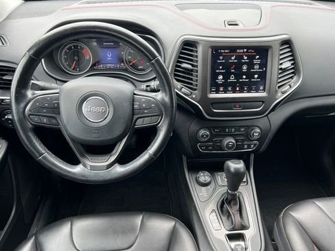 Used 2020 Jeep Cherokee Trailhawk w/ Cold Weather Group AWD/4WD image 3