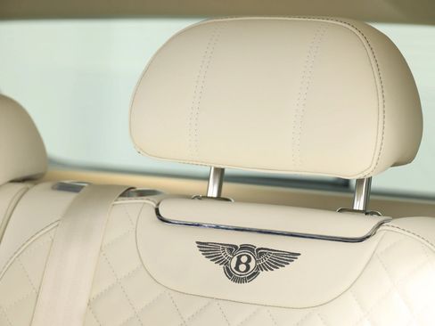 Used 2019 Bentley Bentayga AWD/4WD image 62