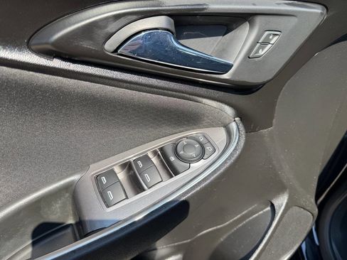 Used 2020 Chevrolet Malibu LT image 14