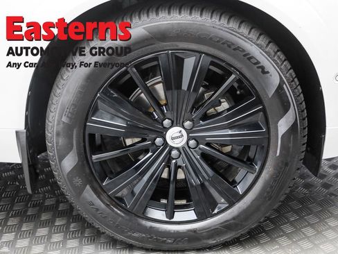 Used 2023 Volvo XC60 B5 Plus image 30