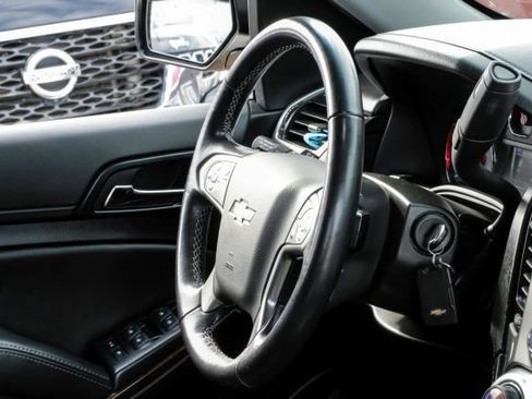 Used 2019 Chevrolet Suburban LT image 26