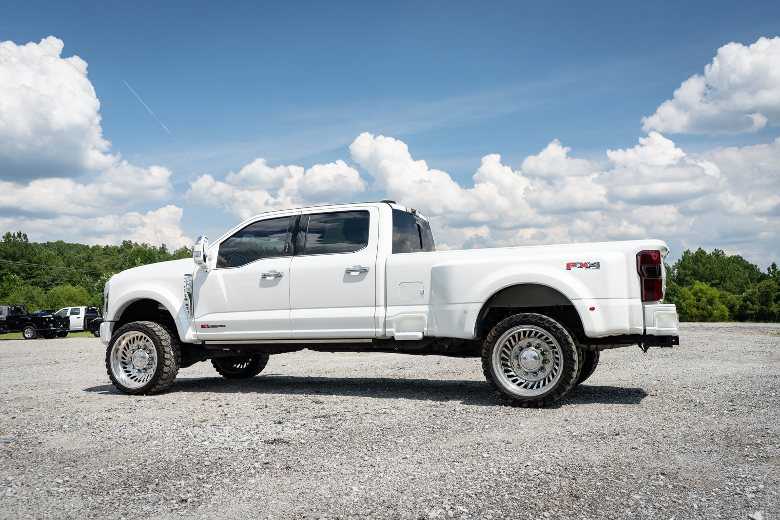 Used 2024 Ford F450 Platinum w/ FX4 Off-Road Package AWD/4WD image 21