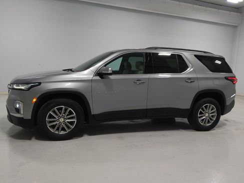 Used 2023 Chevrolet Traverse LT w/ LPO, Cargo Package AWD/4WD image 2