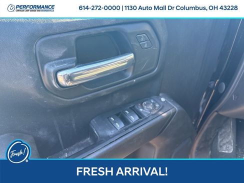 Used 2023 Chevrolet Silverado 1500 Custom image 18