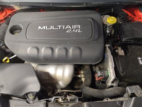 Used 2018 Jeep Cherokee Latitude w/ Altitude Package image 30