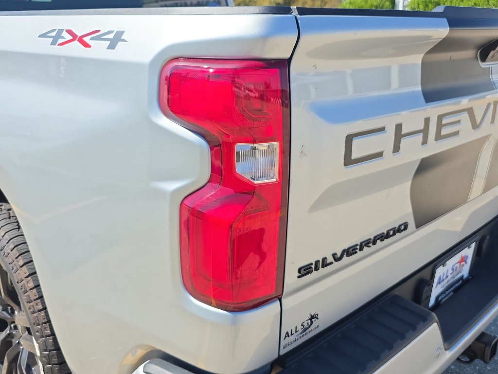 Used 2022 Chevrolet Silverado 1500 RST w/ Rally Edition AWD/4WD image 16