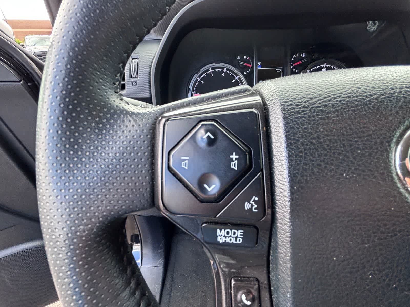 Used 2022 Toyota 4Runner TRD Off-Road AWD/4WD image 18