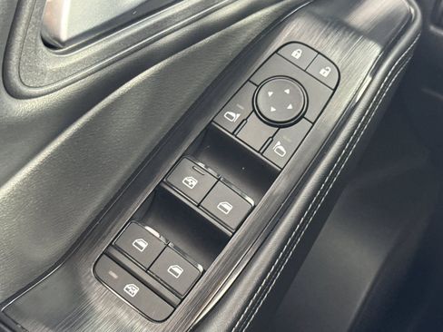 Used 2025 Nissan Rogue SV FWD image 12