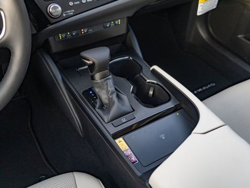 New 2025 Lexus ES 350 w/ Premium Package image 17