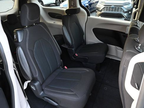 Used 2021 Chrysler Voyager LX FWD image 37