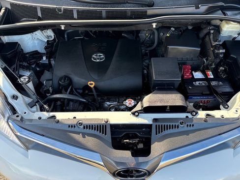 Used 2019 Toyota Sienna XLE image 22