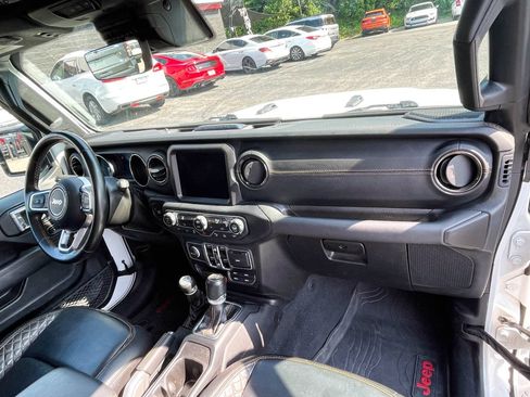Used 2021 Jeep Wrangler Unlimited Sahara AWD/4WD image 9