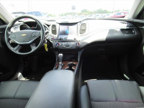 Used 2014 Chevrolet Impala LT FWD image 12