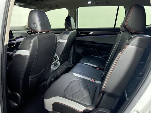 Used 2024 Volkswagen Atlas Peak Edition SEL AWD/4WD image 20