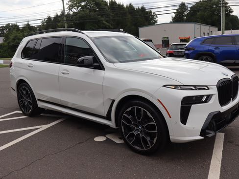 Used 2025 BMW X7 M60i AWD/4WD image 4