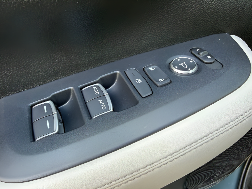 Used 2027 Honda HR-V EX-L image 17