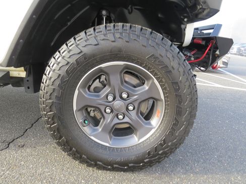 Used 2023 Jeep Gladiator Rubicon w/ LED Lighting Group image 10