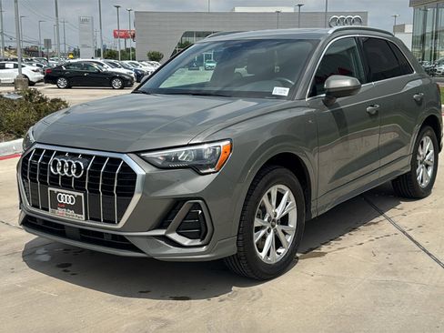 Used 2022 Audi Q3 2.0T Premium w/ Convenience Package AWD/4WD image 3