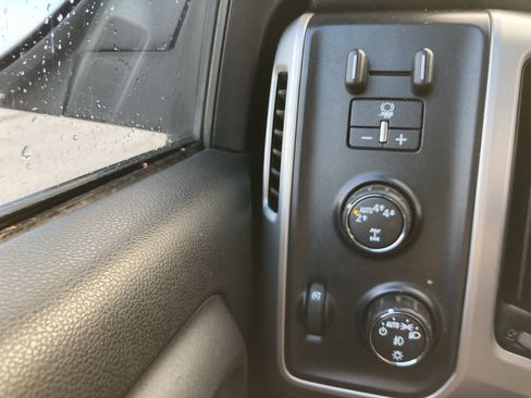 Used 2018 GMC Sierra 1500 SLE w/ SLE Value Package AWD/4WD image 13