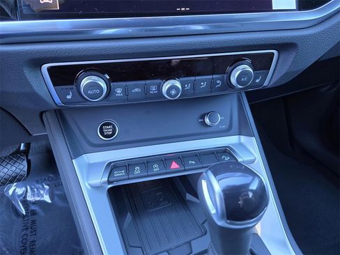 New 2025 Audi Q3 2.0T Premium image 23