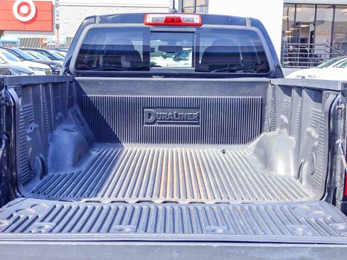 Used 2022 Chevrolet Colorado Z71 AWD/4WD image 16
