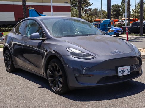 Used 2022 Tesla Model Y Long Range AWD/4WD image 14