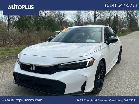 Used 2025 Honda Civic Sport image 1