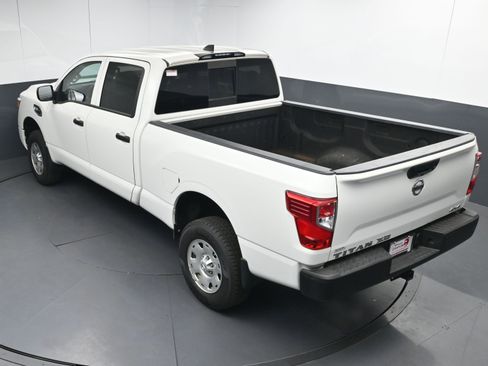 Used 2022 Nissan Titan S image 37