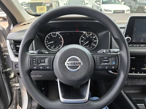 Used 2021 Nissan Rogue SV FWD image 6
