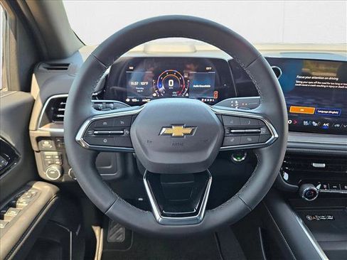 New 2025 Chevrolet Suburban Premier image 18