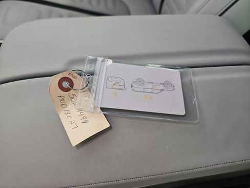 Used 2023 Rivian R1S Adventure image 31