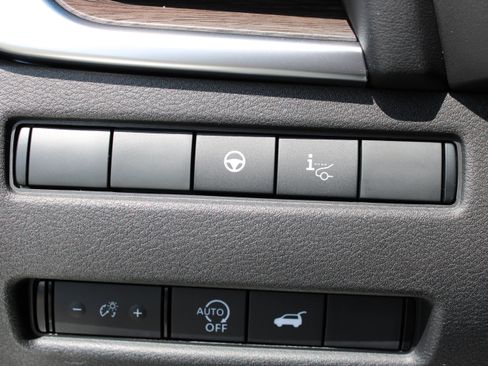 Certified 2026 Nissan Rogue Platinum w/ Platinum Premium Package AWD/4WD image 32