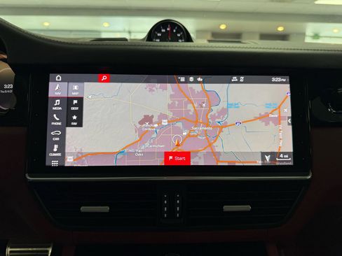 Used 2021 Porsche Cayenne S AWD/4WD image 18